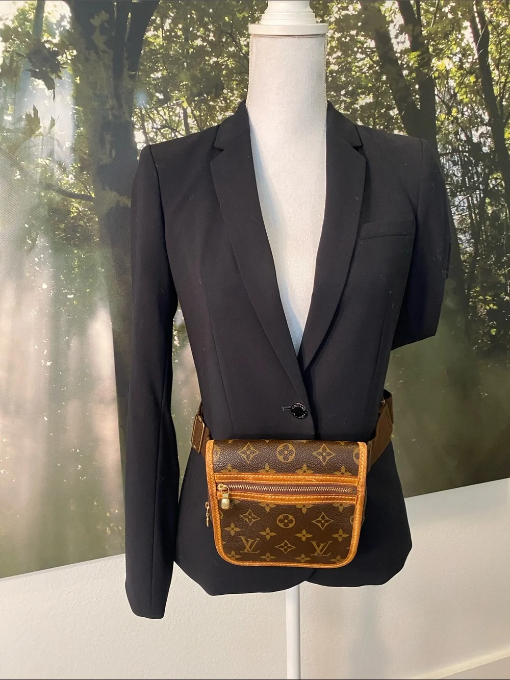 Vintage Louis Vuitton Bosphore Monogram Belt Bag - Picture 5 of 17